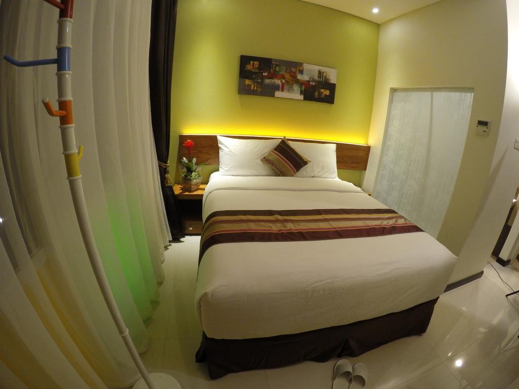 Biz Boulevard Hotel Manado Exterior foto